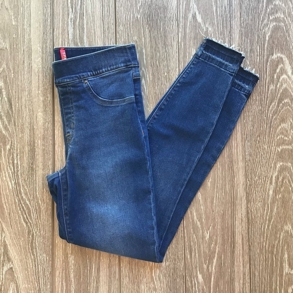 Spanx Slimming Ankle length skinny jeans - Picture 4 of 10